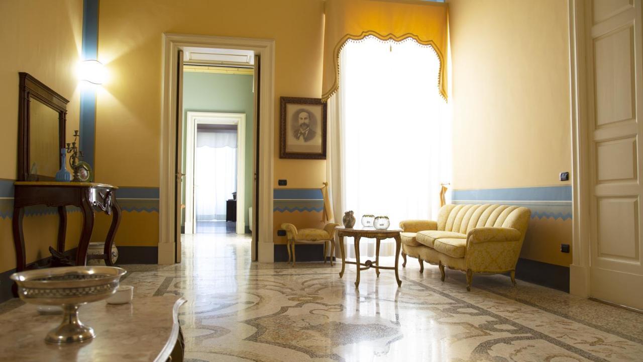 Palazzo Francesco Grassi Acomodação com café da manhã Aradeo Exterior foto