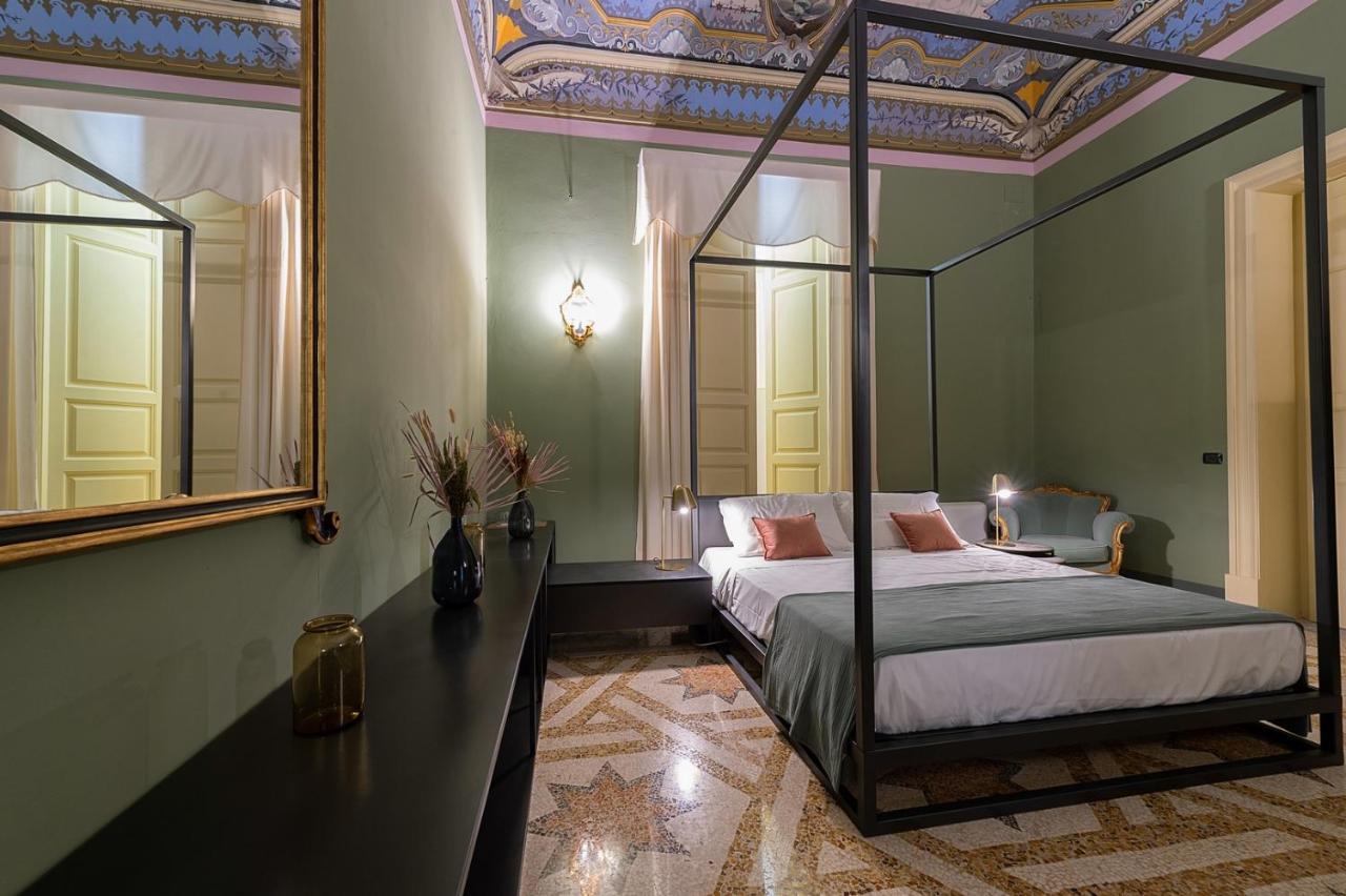 Palazzo Francesco Grassi Acomodação com café da manhã Aradeo Exterior foto